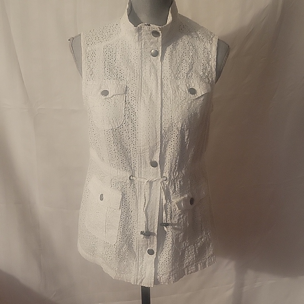 AMX White Eyelet Vest  Lightweight Zip Up & Snap Closure Western, Size: M